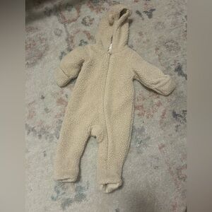 Nordstrom baby cream fleece bear suit size 3 months